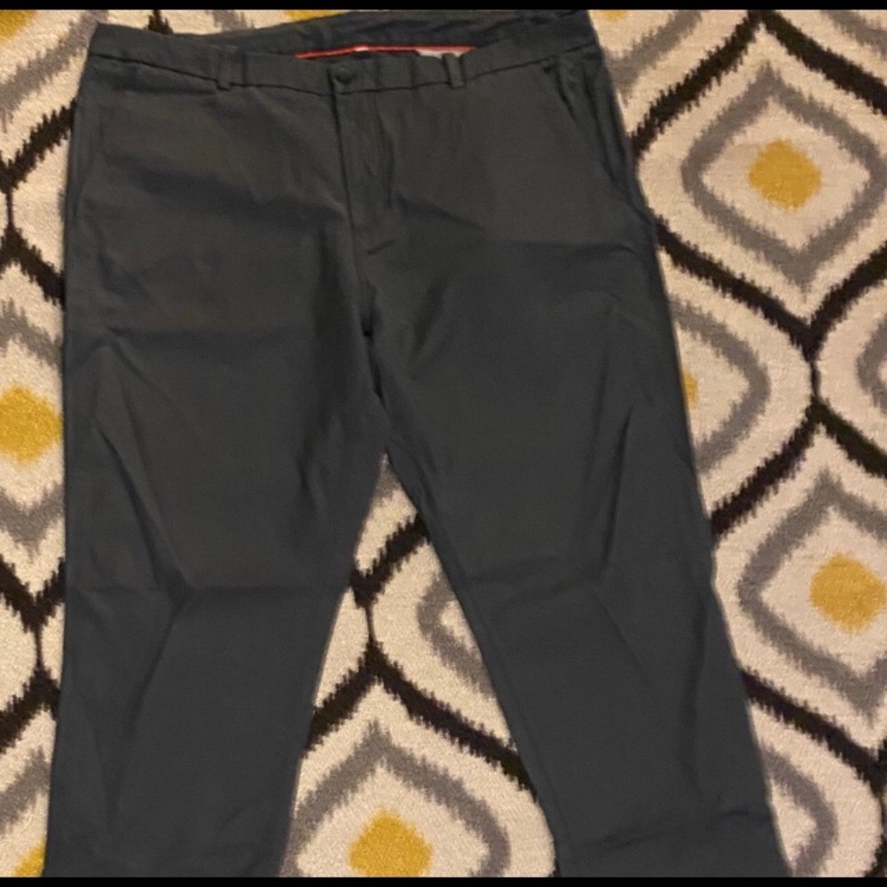 Lululemon Men’s 40 “Commissioner” Pants like new
